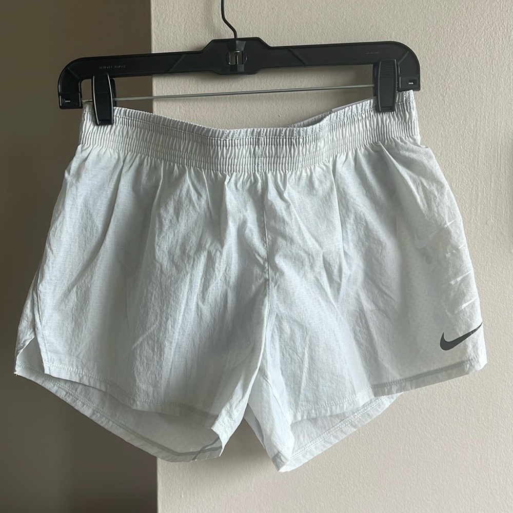 NWT Nike Standard Fit Athletic Short